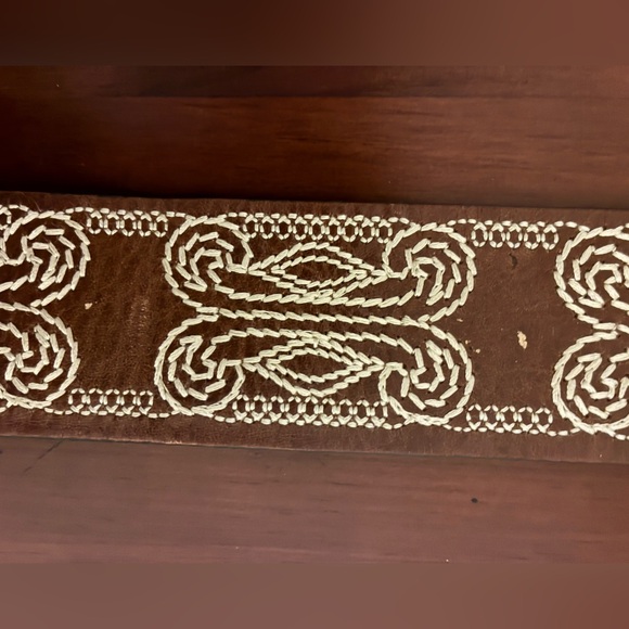 Coldwater Creek Brown Leather Belt with Cream Embroidered Detail - Picture 7 of 7